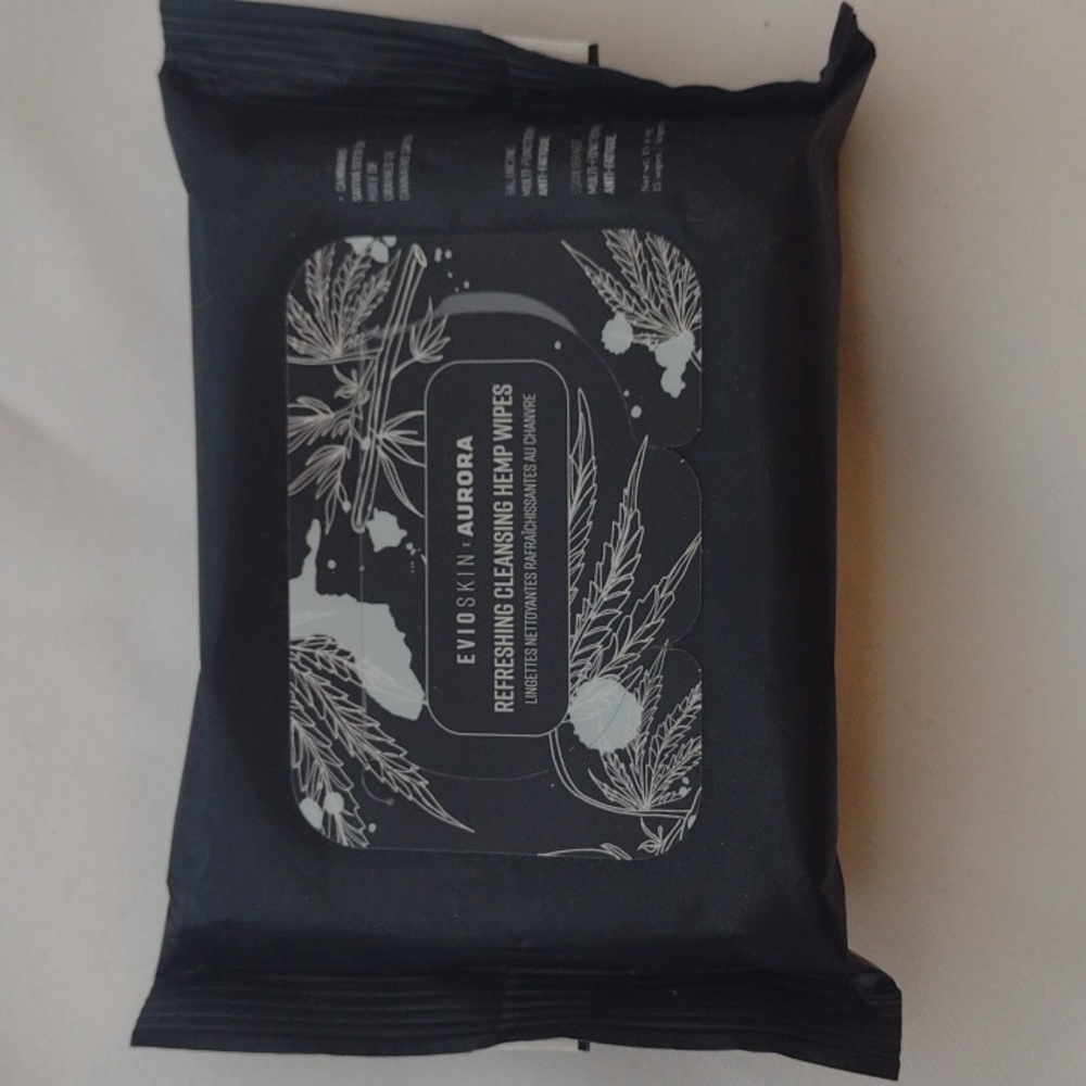 Evio Skin x Aurora Refreshing Cleansing Hemp Wipes